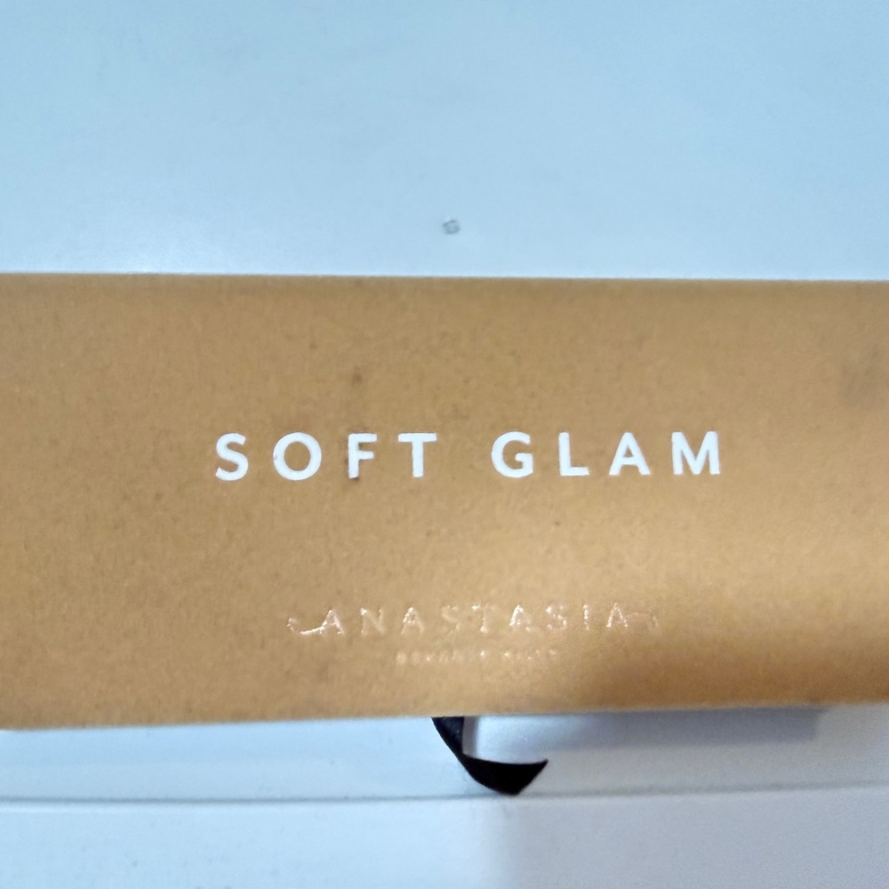 Anastasia Soft Glam Palette in Gold